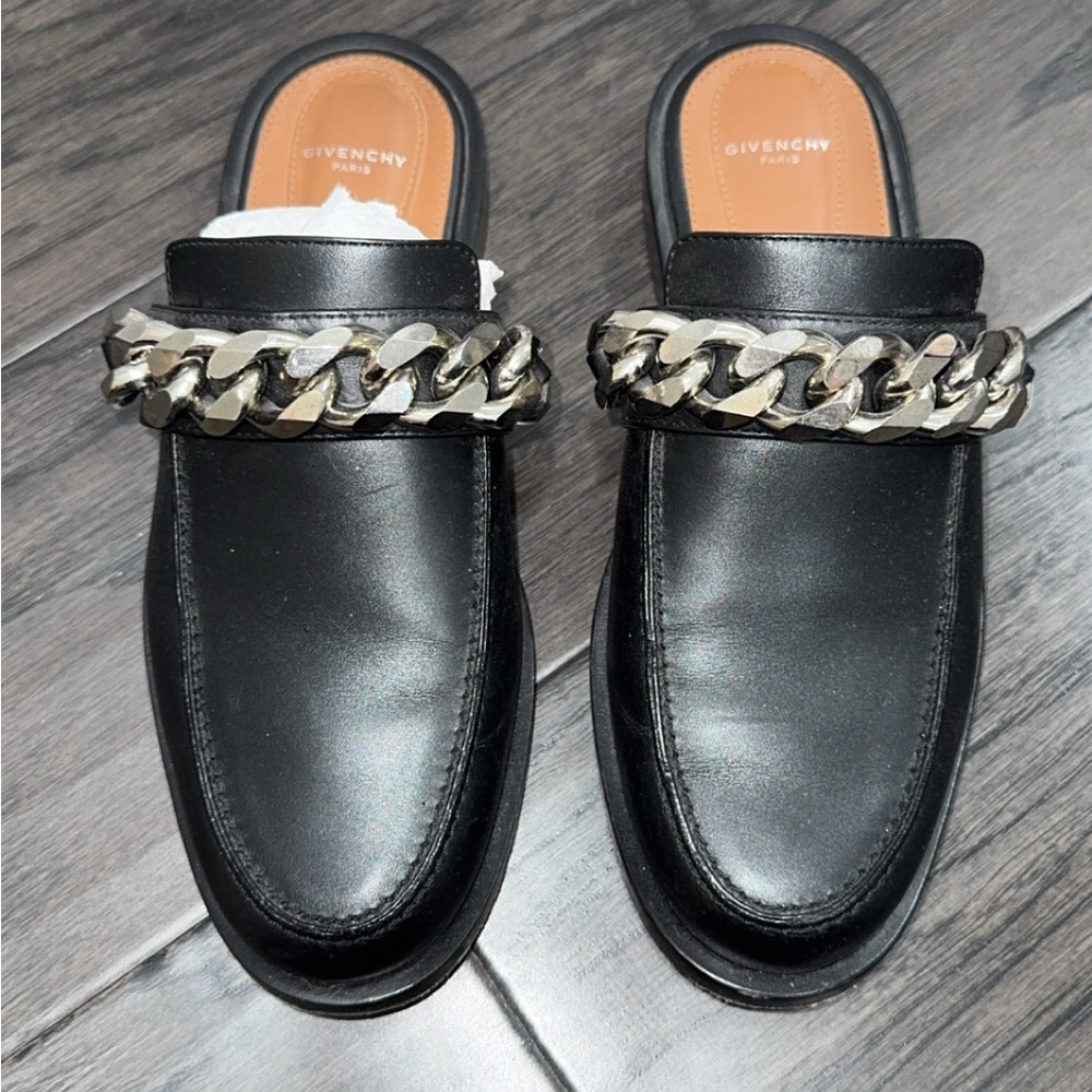 Givenchy Woman Black Chain Slip On Loafer
